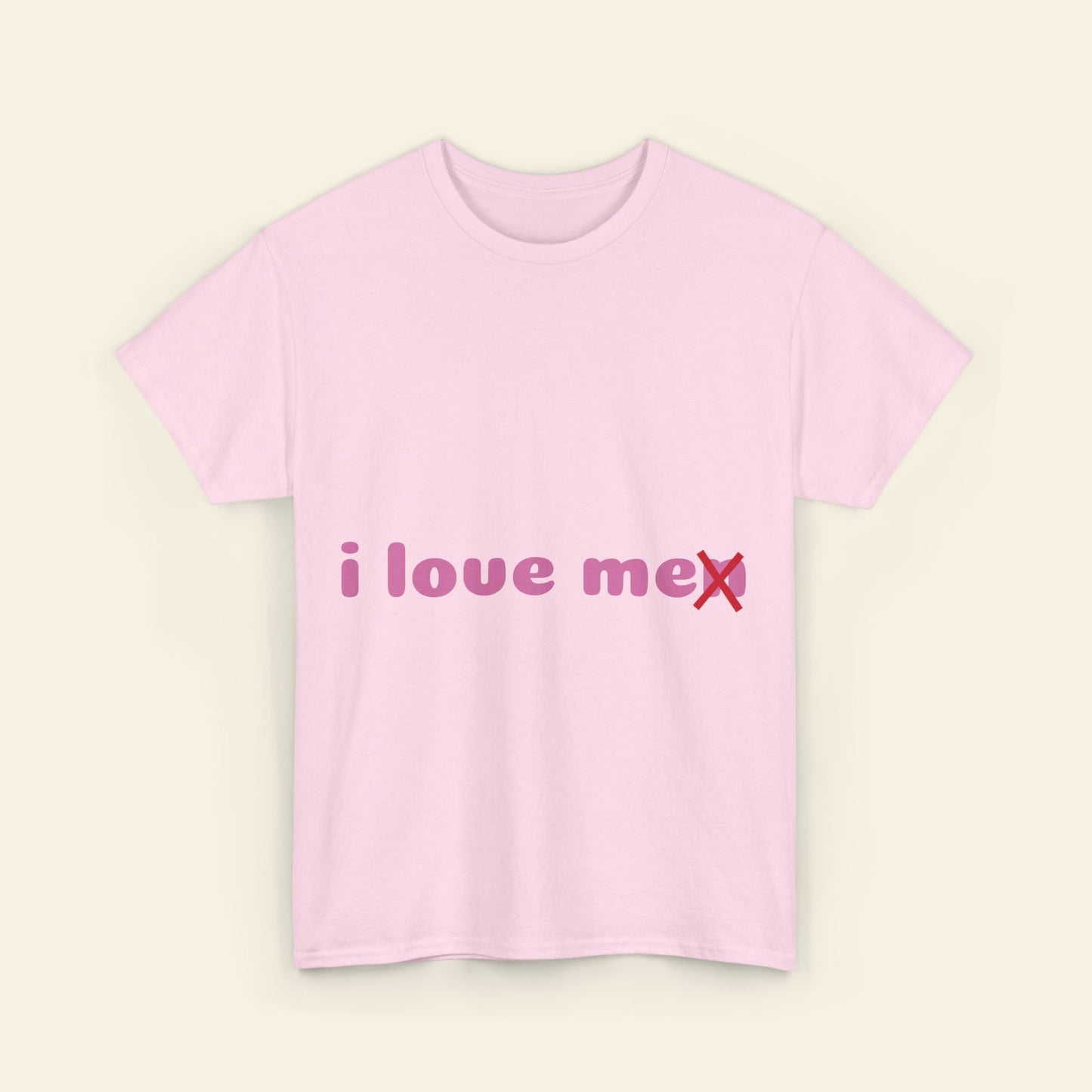 "i love me/n" graphic tee