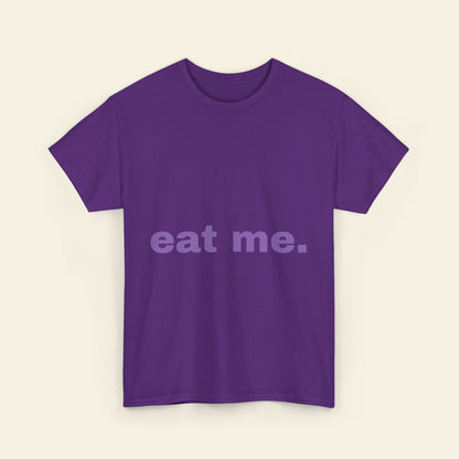 "eat me." graphic tee