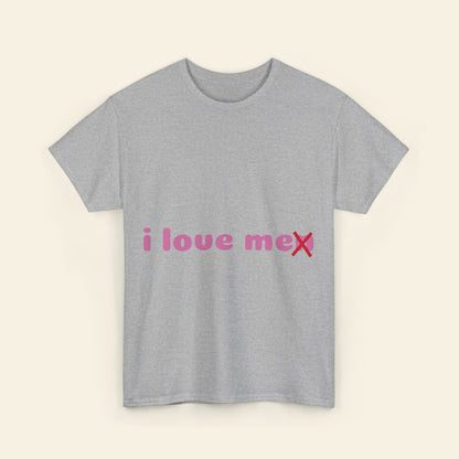 "i love me/n" graphic tee