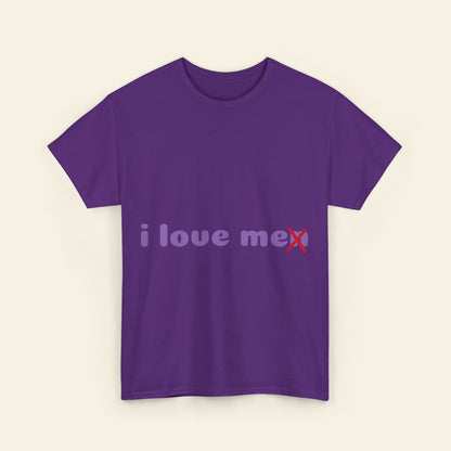 "i love me/n" graphic tee